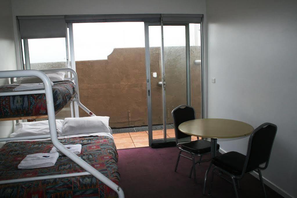 Hostel Mad Monkey Melbourne City Exterior foto