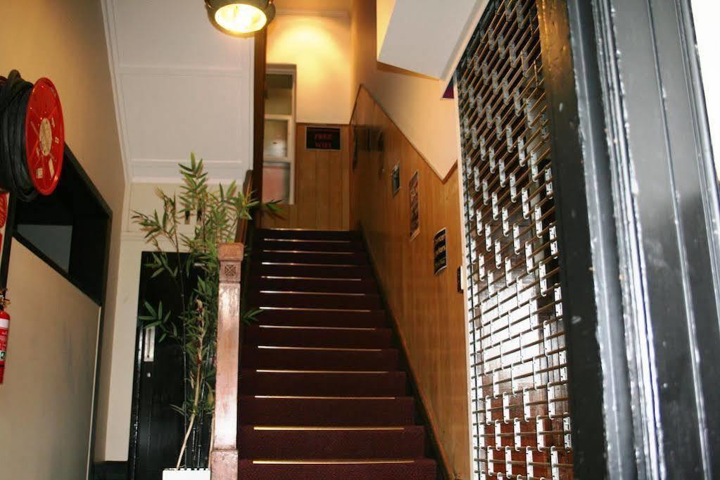 Hostel Mad Monkey Melbourne City Exterior foto